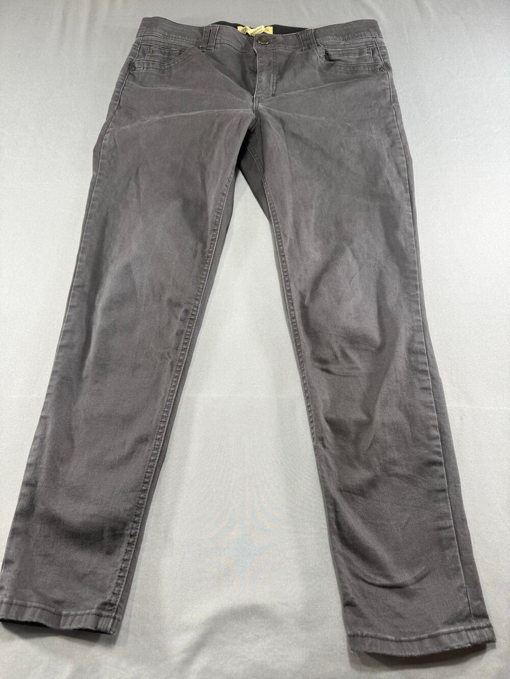 Democracy Women’s Size 14 Gray Straight Leg Stretch Jeans Mid Rise 5 Pocket